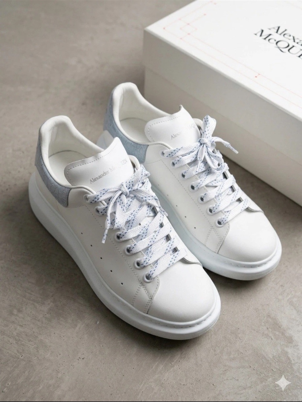 Alexander McQueen Oversized Sneakers Men 43 White Light Blue Croc Speckled Laces